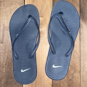 Nike flip flops